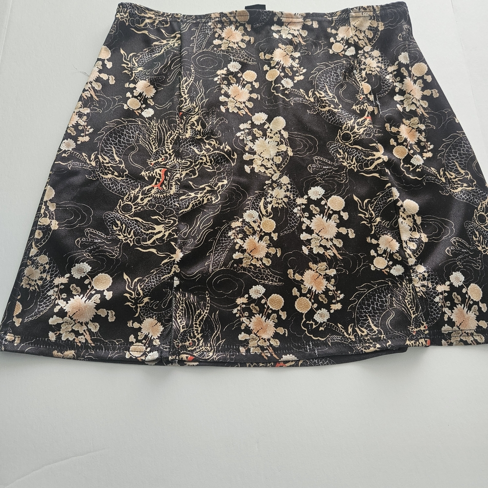 URBAN OUTFITTERS  Medium Floral Black Skirt